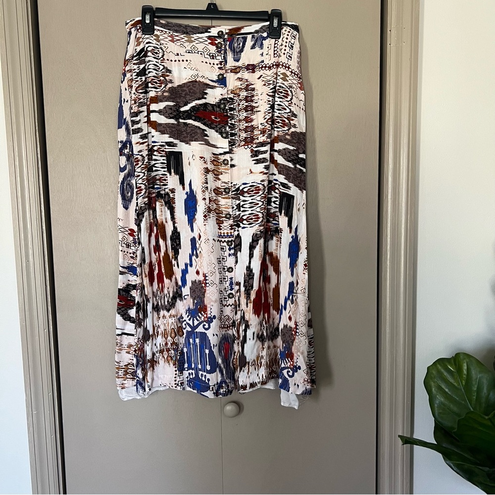 Size 8 H&M Multicolor Tribal Patterned Women's Button Down 100% Viscose Skirt